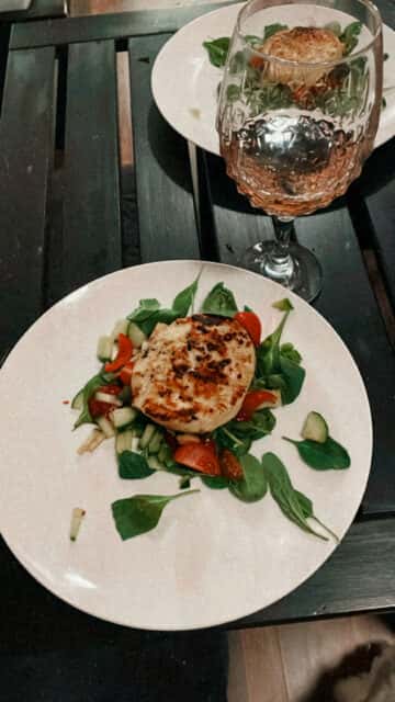 Grilljuustusalat
